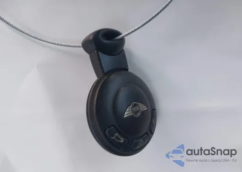 2009 Mini Cooper from USA, damaged, VIN WMWMF33519TU71995